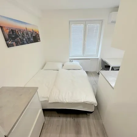 Krásny - Garzonka V Novom Meste Apartamento *